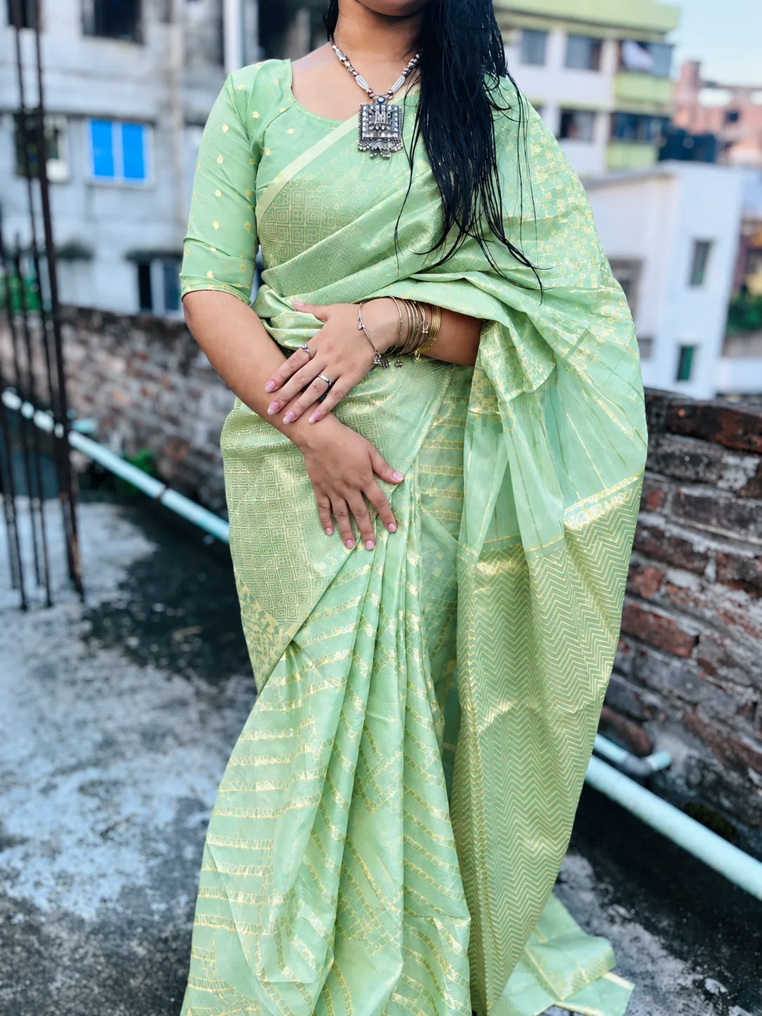 ✨ প্রিমিয়াম টিস্যু শাড়ি